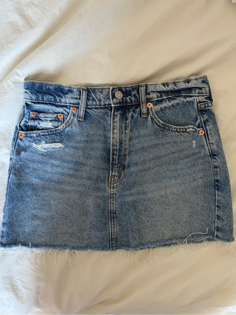 GAP Light Blue Distressed Denim Micro Mini Skirt LIKE NEW
